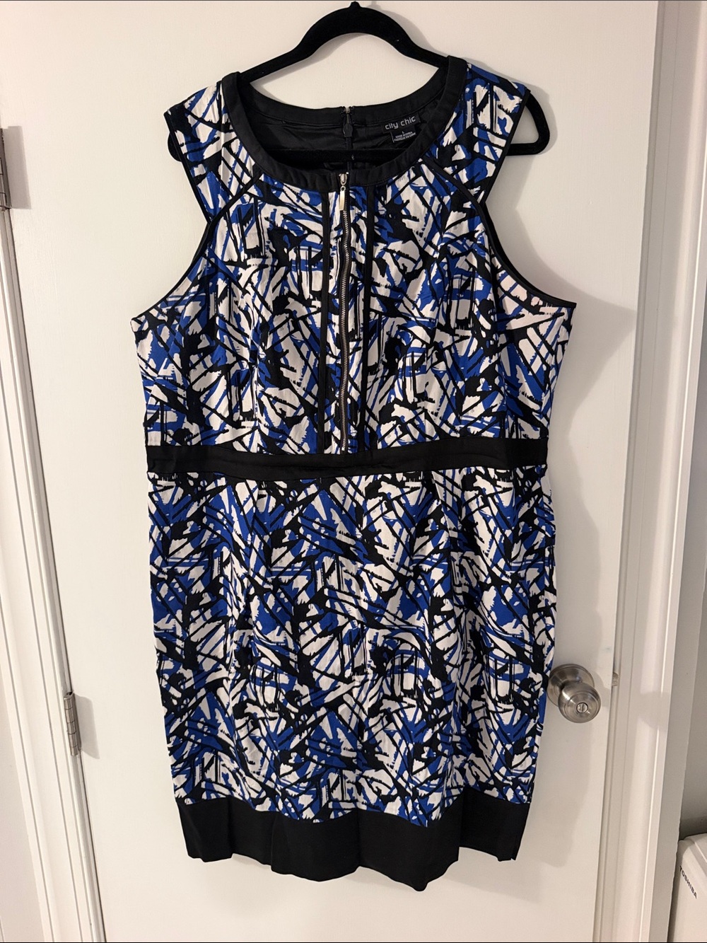City Chic Black, Blue & White Abstract Zip-Front Sheath Dress